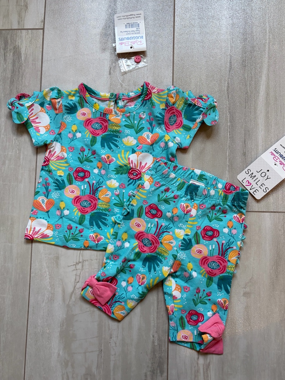 NWT RuffleButts Colorful Flower Patch Shirt & Capri Leggings Set, Girls 3-6M